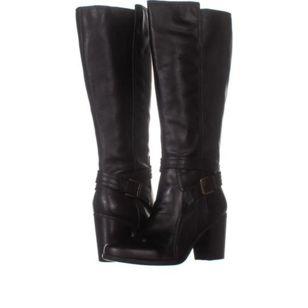 Black Boots with gold buckles (Naturalizer)🍁🍁🍁